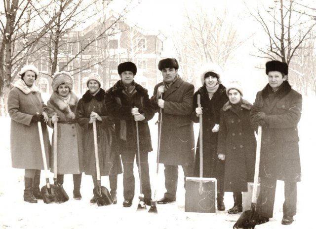 Уборка снега: Пархоменко З.В., Цевменко Р.В., Полянская М.Ф., Емельянов в.Д., мироненко Н.Т., Рощупкина Н.Н., Лушпа А.П., Цевменко И.И.